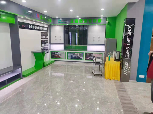 汽車(chē)用品展柜